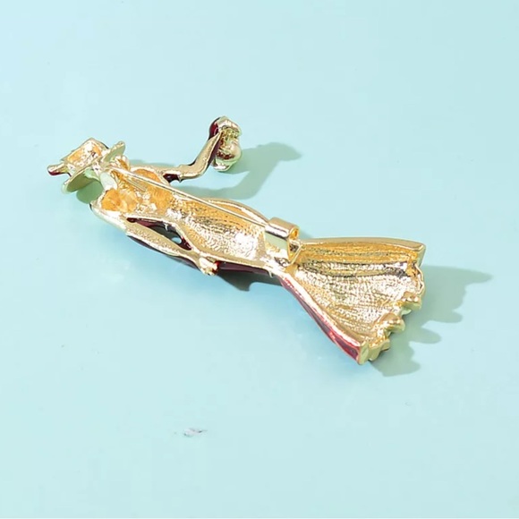 Beautiful Lady Dress Brooch - Picture 3 of 5